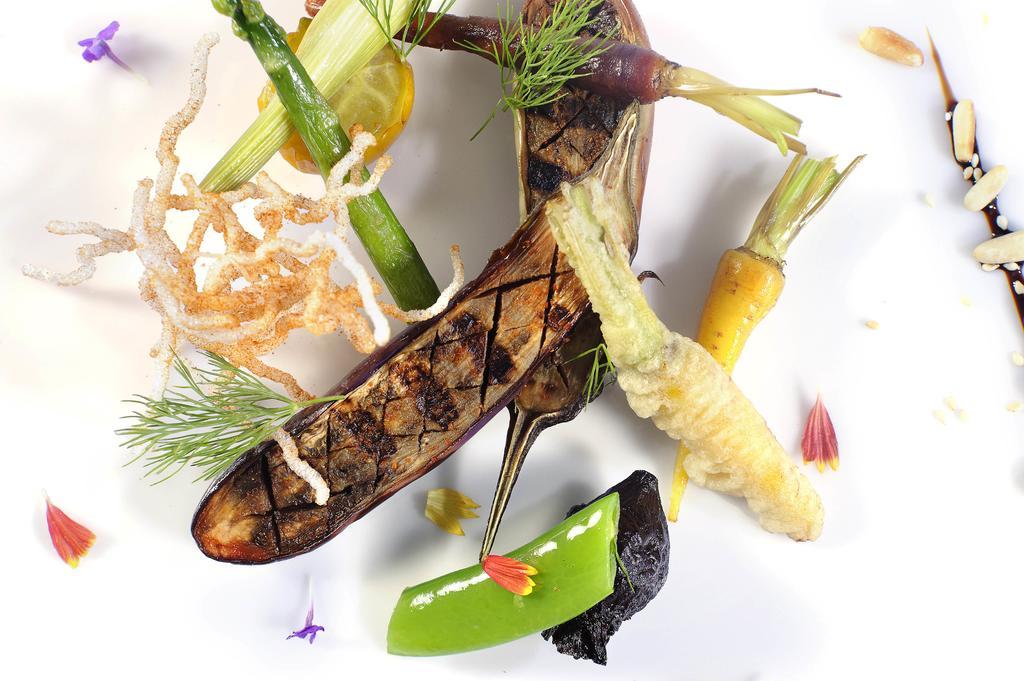 Sun City Hotel - The Gabriel Кайро Екстериор снимка Aubergine and asparagus