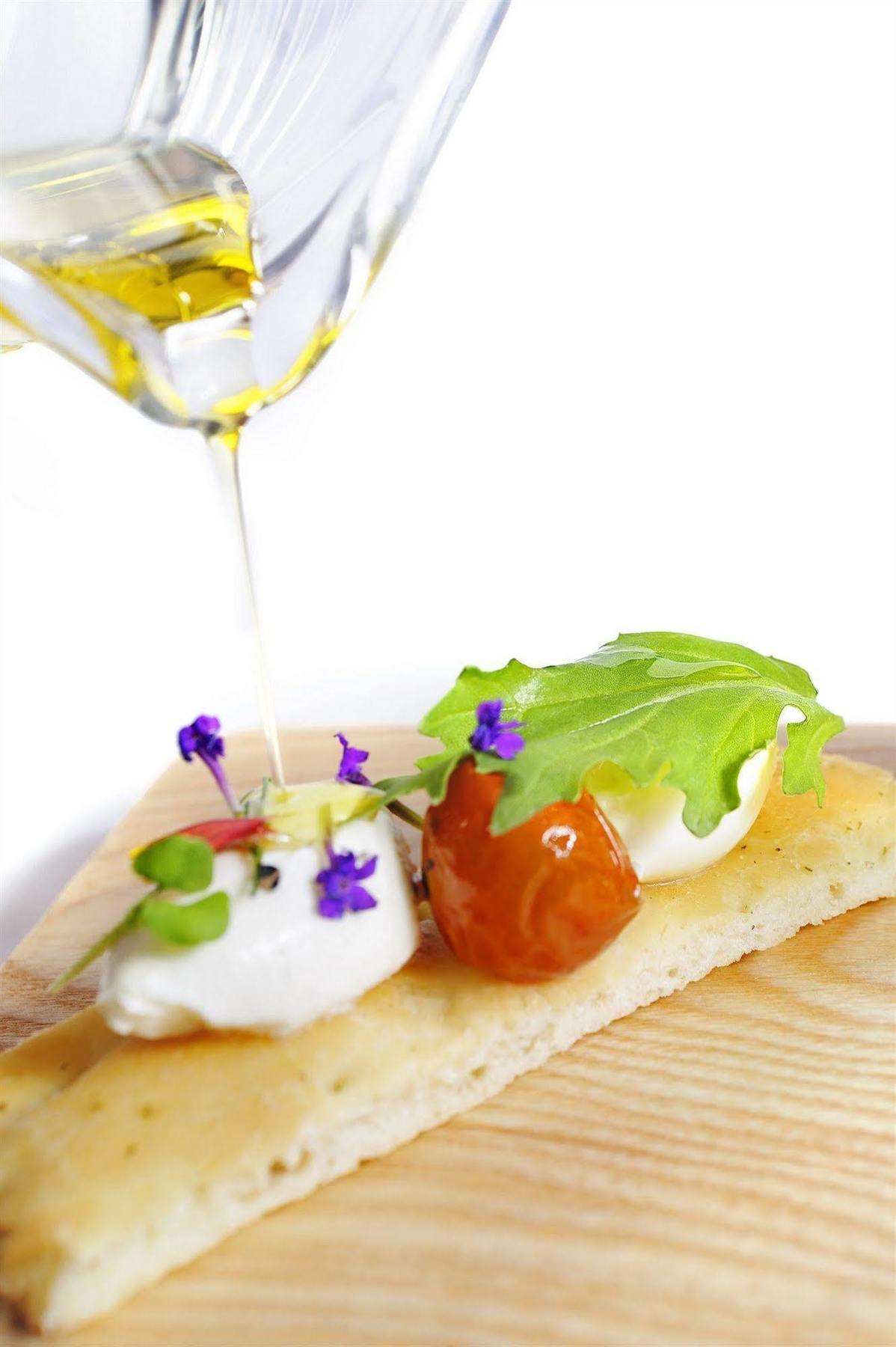 Sun City Hotel - The Gabriel Кайро Екстериор снимка Mozzarella with tomato and basil