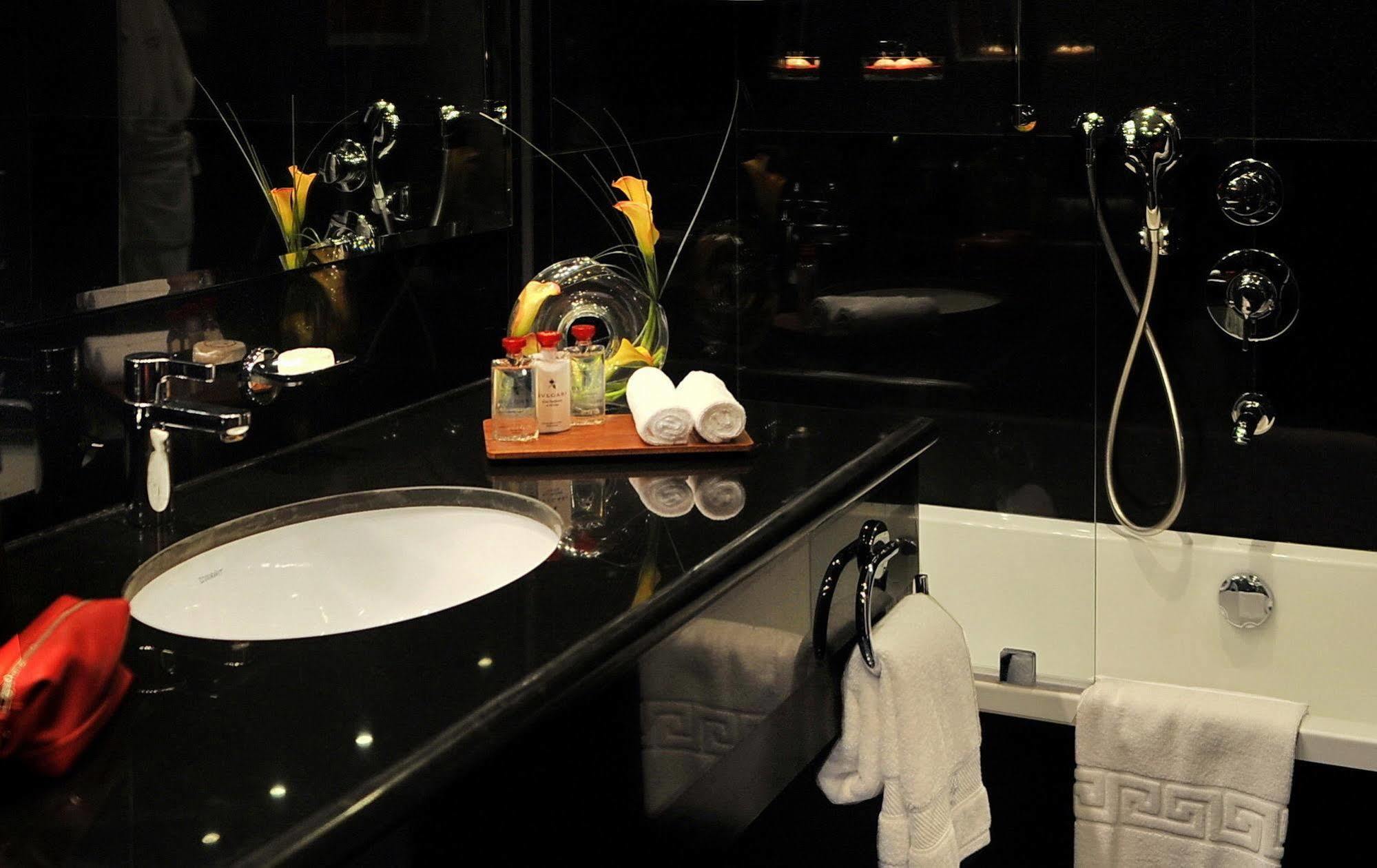 Sun City Hotel - The Gabriel Кайро Екстериор снимка Bathroom