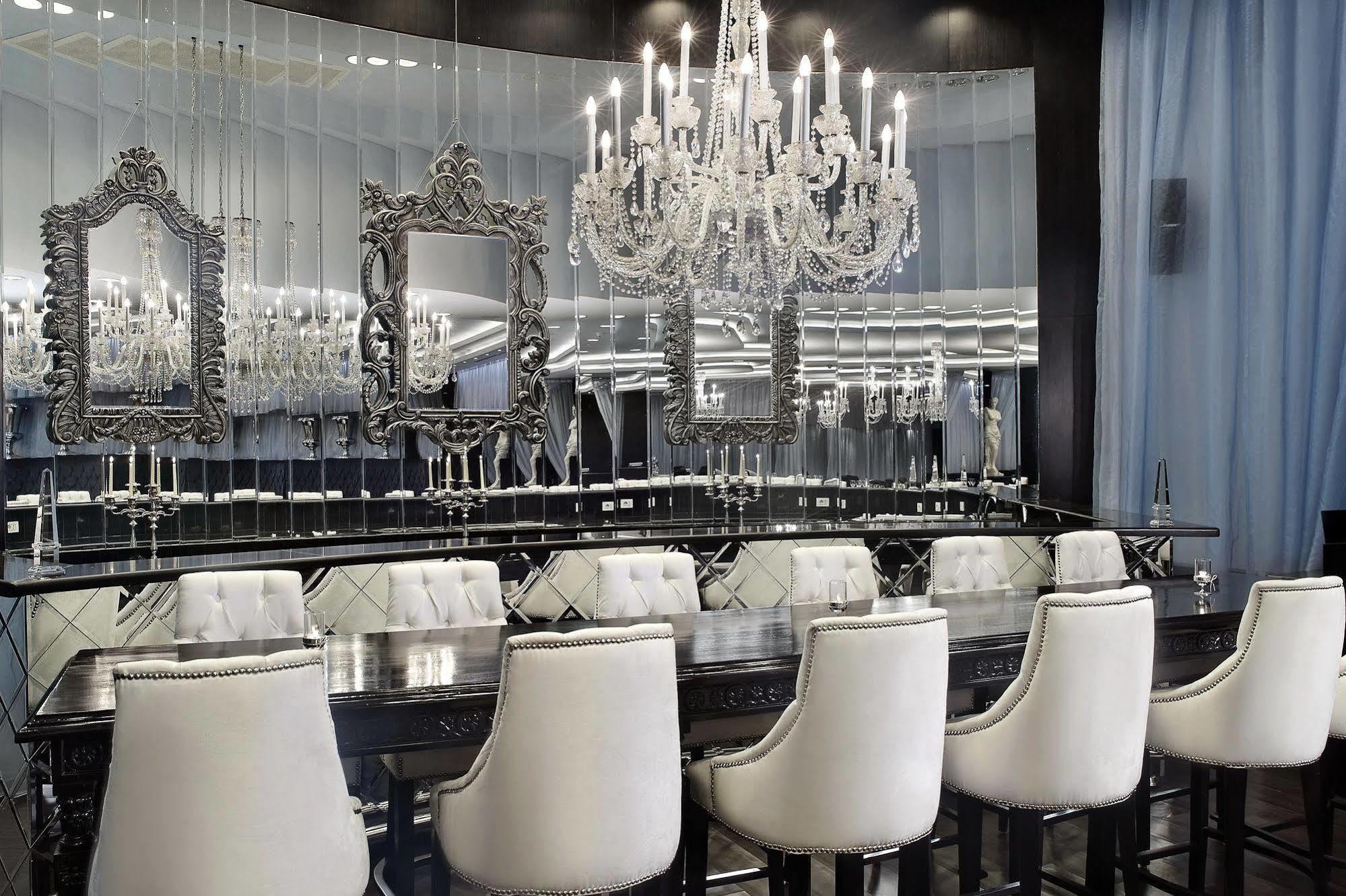 Sun City Hotel - The Gabriel Кайро Екстериор снимка The bar at the nightclub